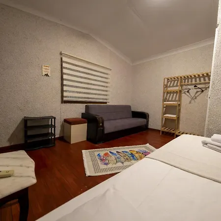 Ida Tahtalikoey * Edremit (Balikesir)
